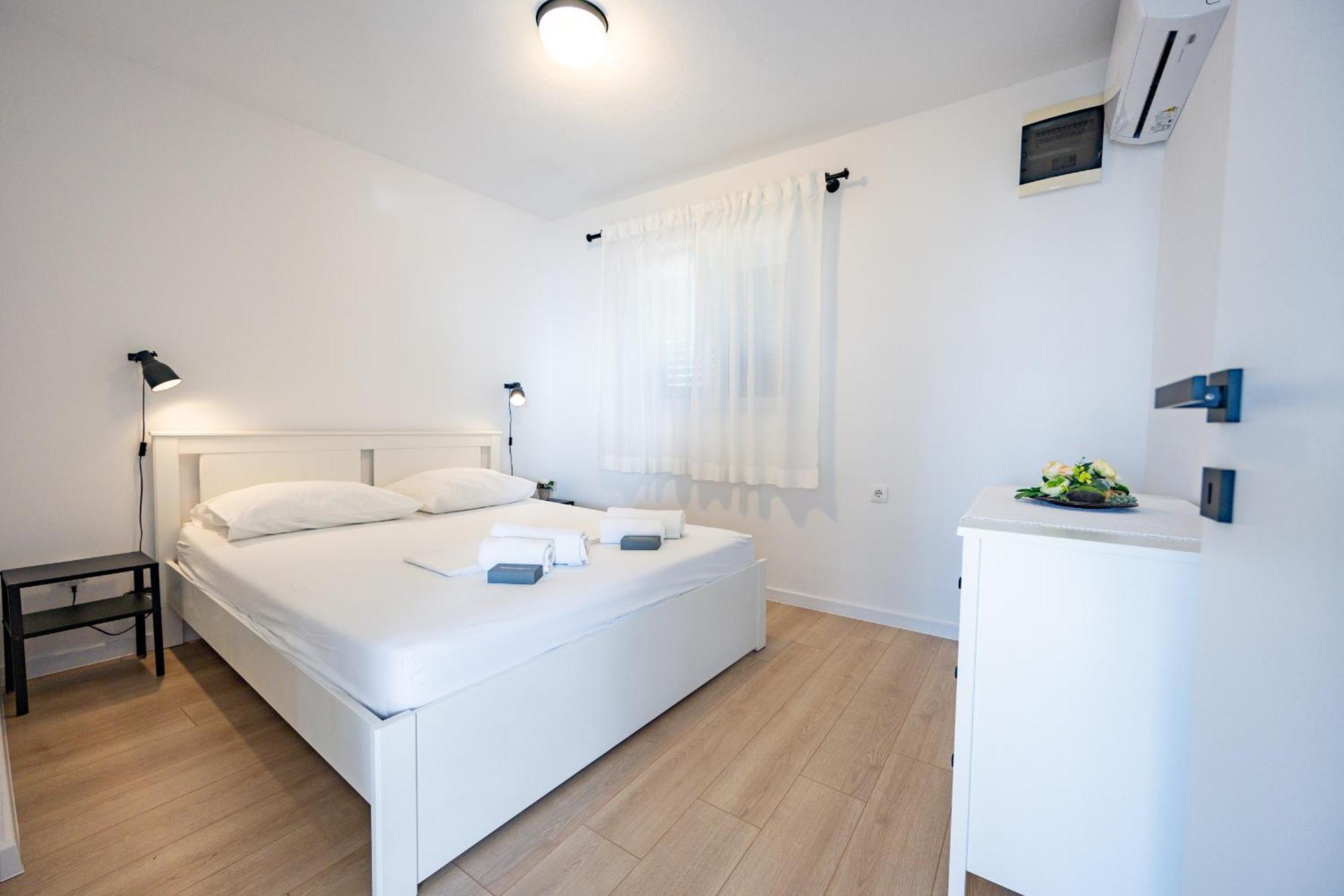 Apartments Krzanic Podgora Exterior foto