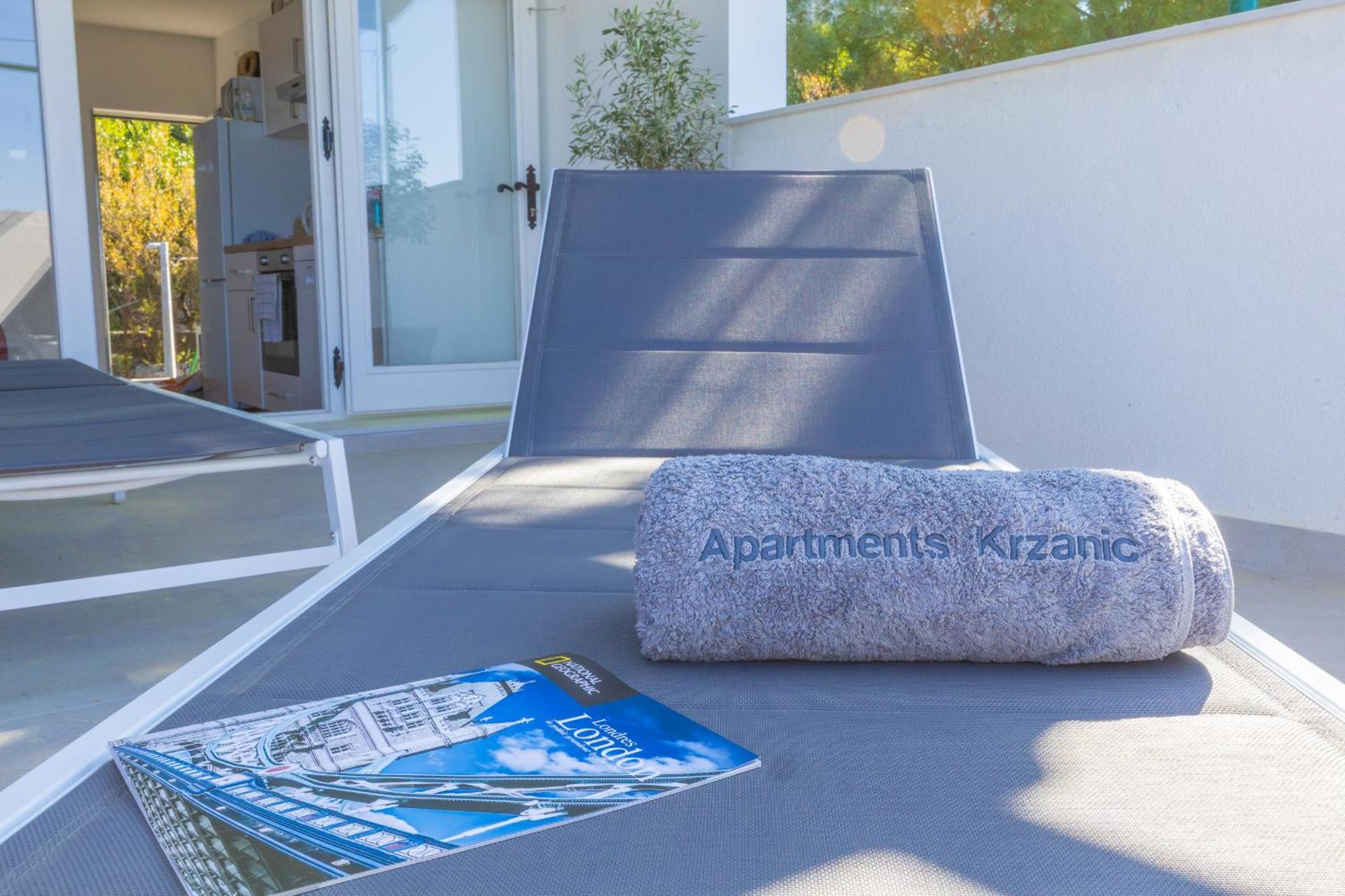 Apartments Krzanic Podgora Exterior foto